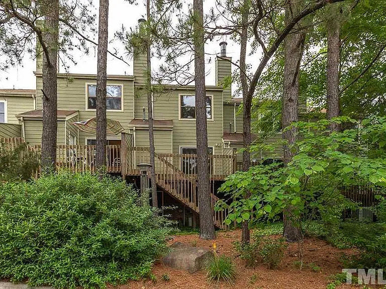 217 Cedarwood Ln — Photo 9