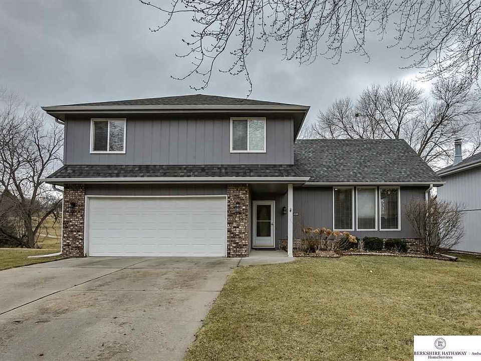 1st image of 2611 S 152nd Cir