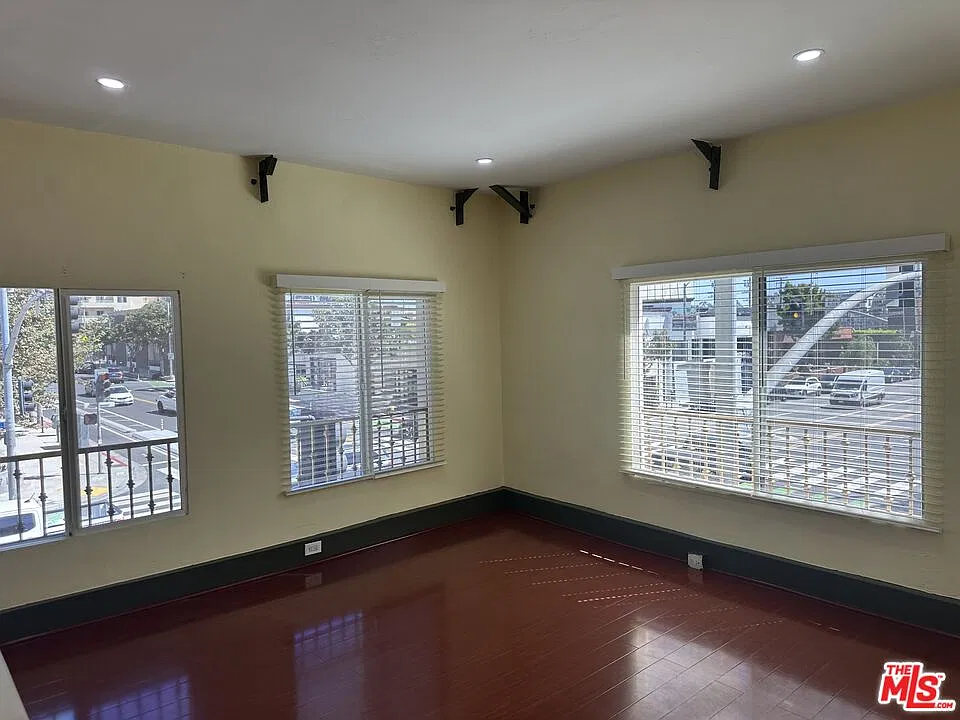 1 bed, 400 sqft, $2,195 — Photo 1