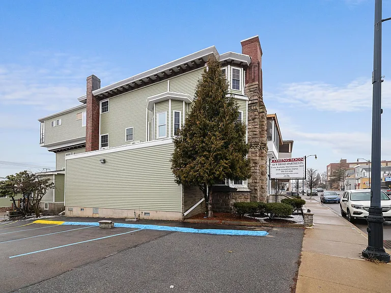 426 W Broad St #1B — Photo 13