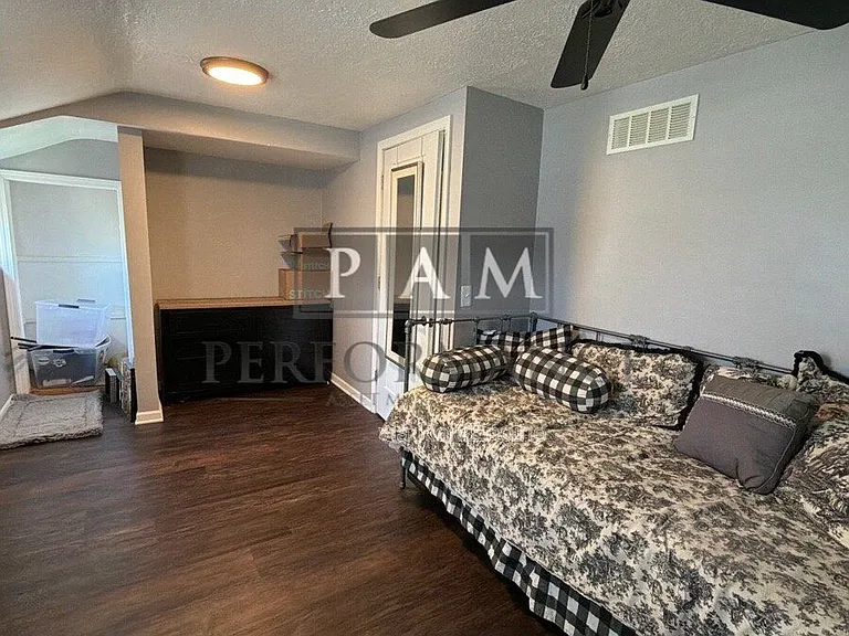 4730 5th Ave — Photo 30
