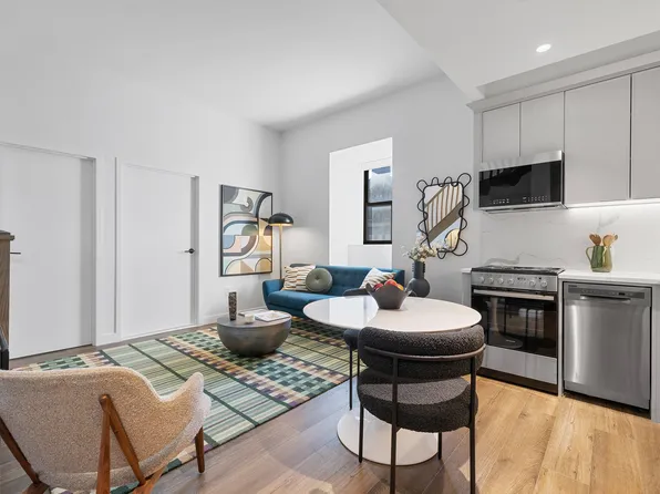 788 Willoughby Avenue image 6 of 19