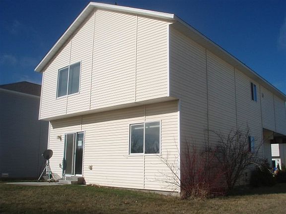 2nd image of 1033 S Aspen Pl
