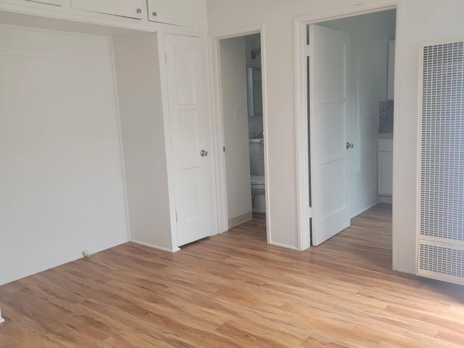 Studio, 400 sqft, $1,900 — Photo 4