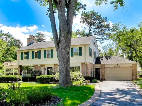 2929 Indianwood Rd, Wilmette, IL 60091