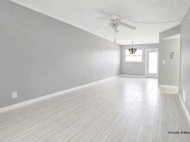 2192 NE 1st Way #103 — Photo 4