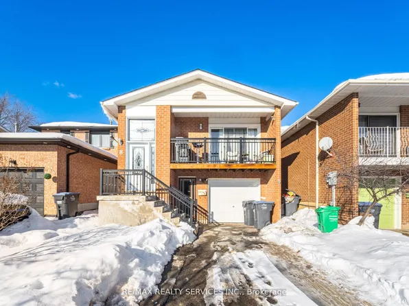 8 Deerpark Cres, Brampton, ON L6X 2T7
