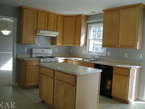 3rd image of 3 Breckenwood Ct