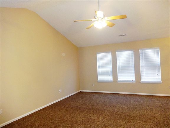 3rd image of 5110 Thornton Dr