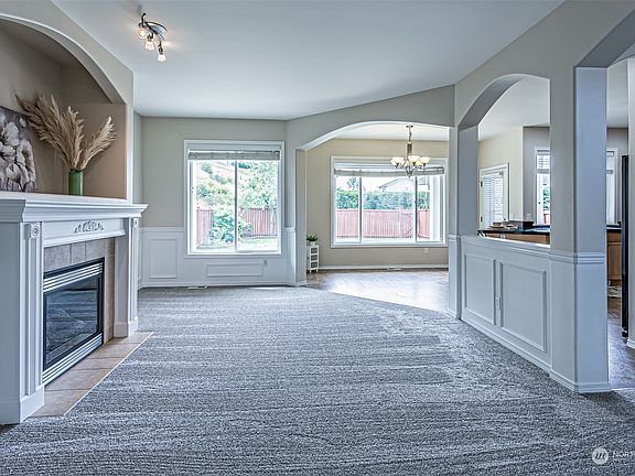 2nd image of 17605 106th Street E