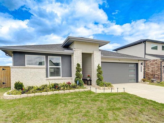 2nd image of 29322 Hoelzen Hollow Dr