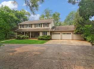 58 W Indian Trail Rd, Barrington, IL 60010