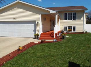 5837 Cimmarron Ln, Waterloo, IA 50701