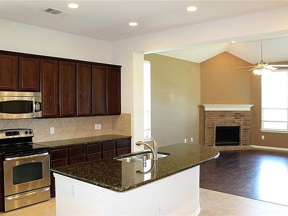 2nd image of 309 Blackhaw Dr