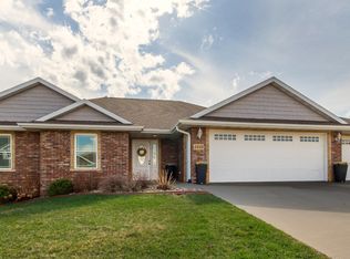 2259 Indy Dr, Dubuque, IA 52002