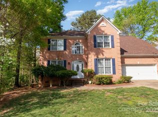 6615 Wickville Dr, Charlotte, NC 28215