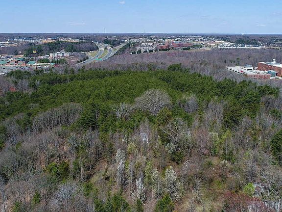 5th image of 9919 Glenwood Dr