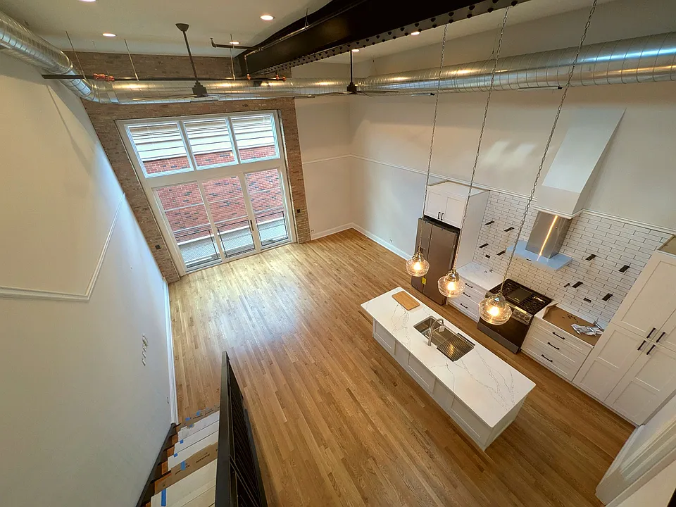 413-415 N Main St #306