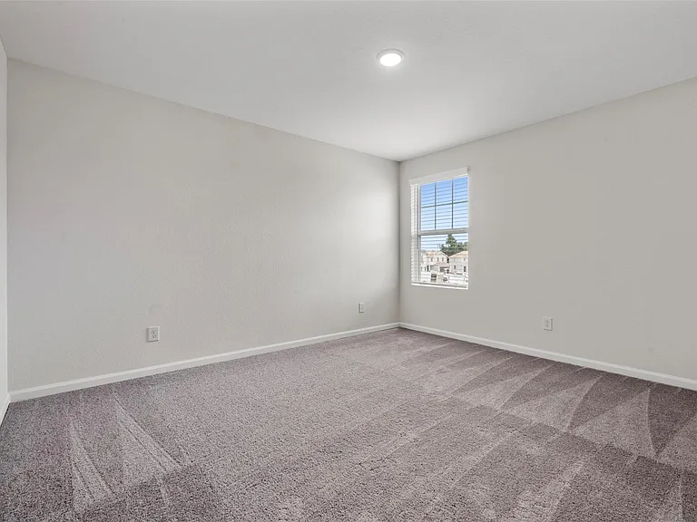 15347 Abella Dr — Photo 32