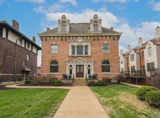 4512 W Pine Blvd, Saint Louis, MO 63108