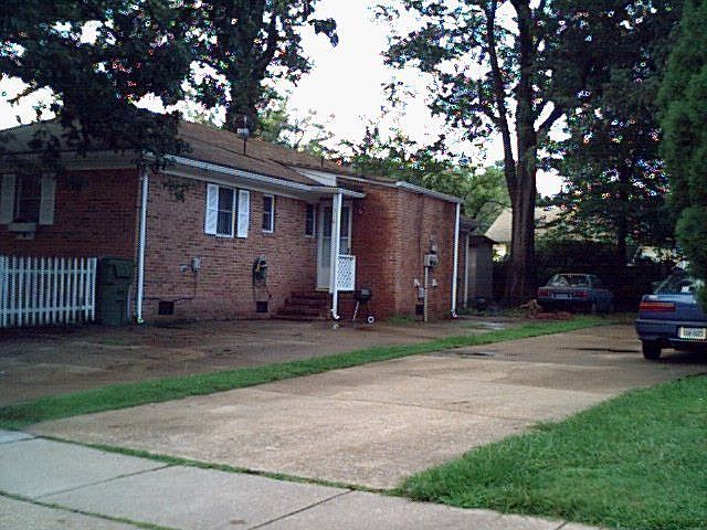 2nd image of 1316 E Balview Ave