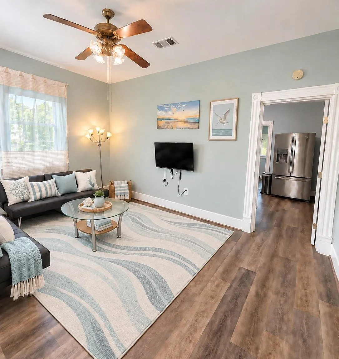 2 bed, 1.0 bath, 896 sqft, $1,650 — Photo 1