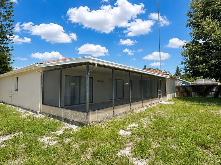 1326 Calamondin Dr — Photo 16