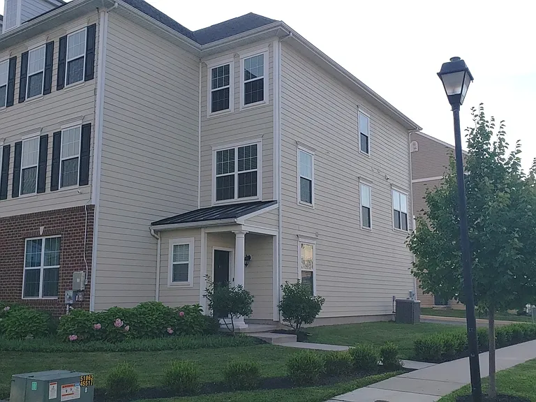 3659 Green St — Photo 3
