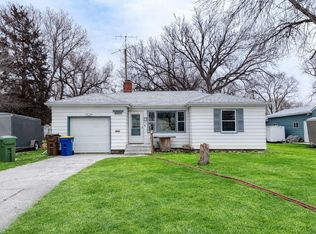 1836 Illinois Ave SW, Huron, SD 57350