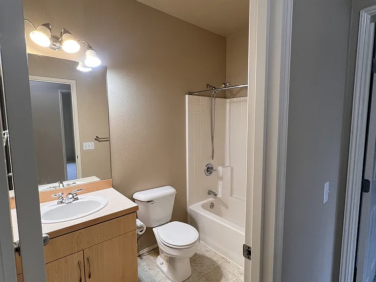 748 241st Ln SE — Photo 21