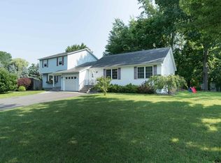 2 Leonard Dr, Schenectady, NY 12309