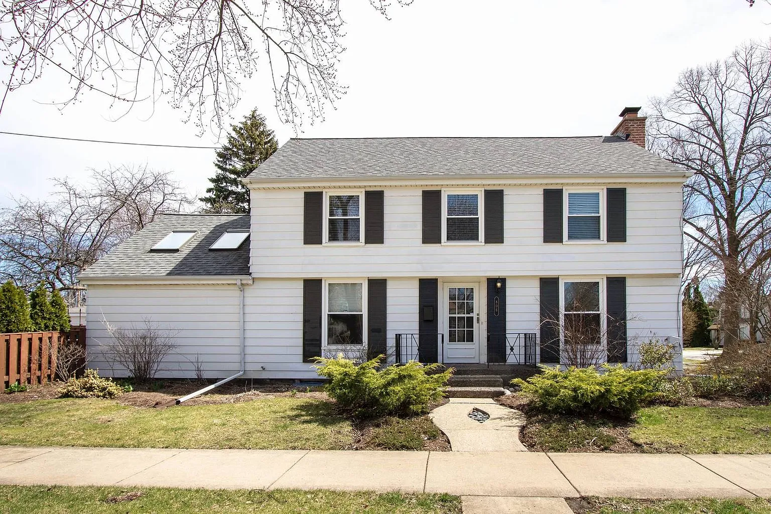 806 Walter Ave photo 1