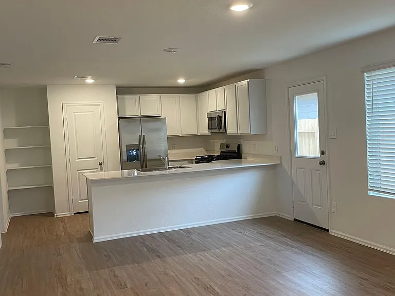 24711 Wilburn Park Ln — Photo 2