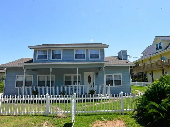 911 Hawthorne Rd, Clear Lake Shores, TX 77565