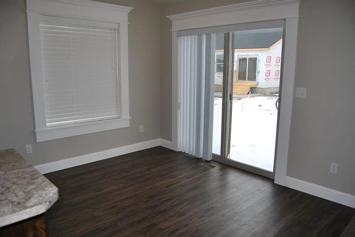 5 bed, 2570 sqft, $2,195 — Photo 3