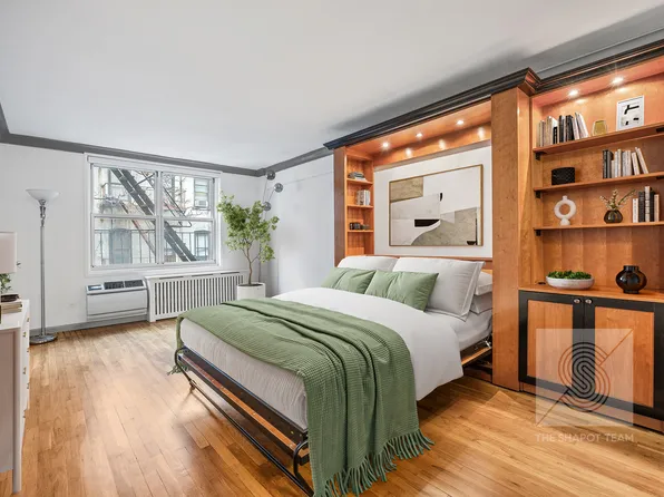 345 East 54th Street 3C image 3 of 6