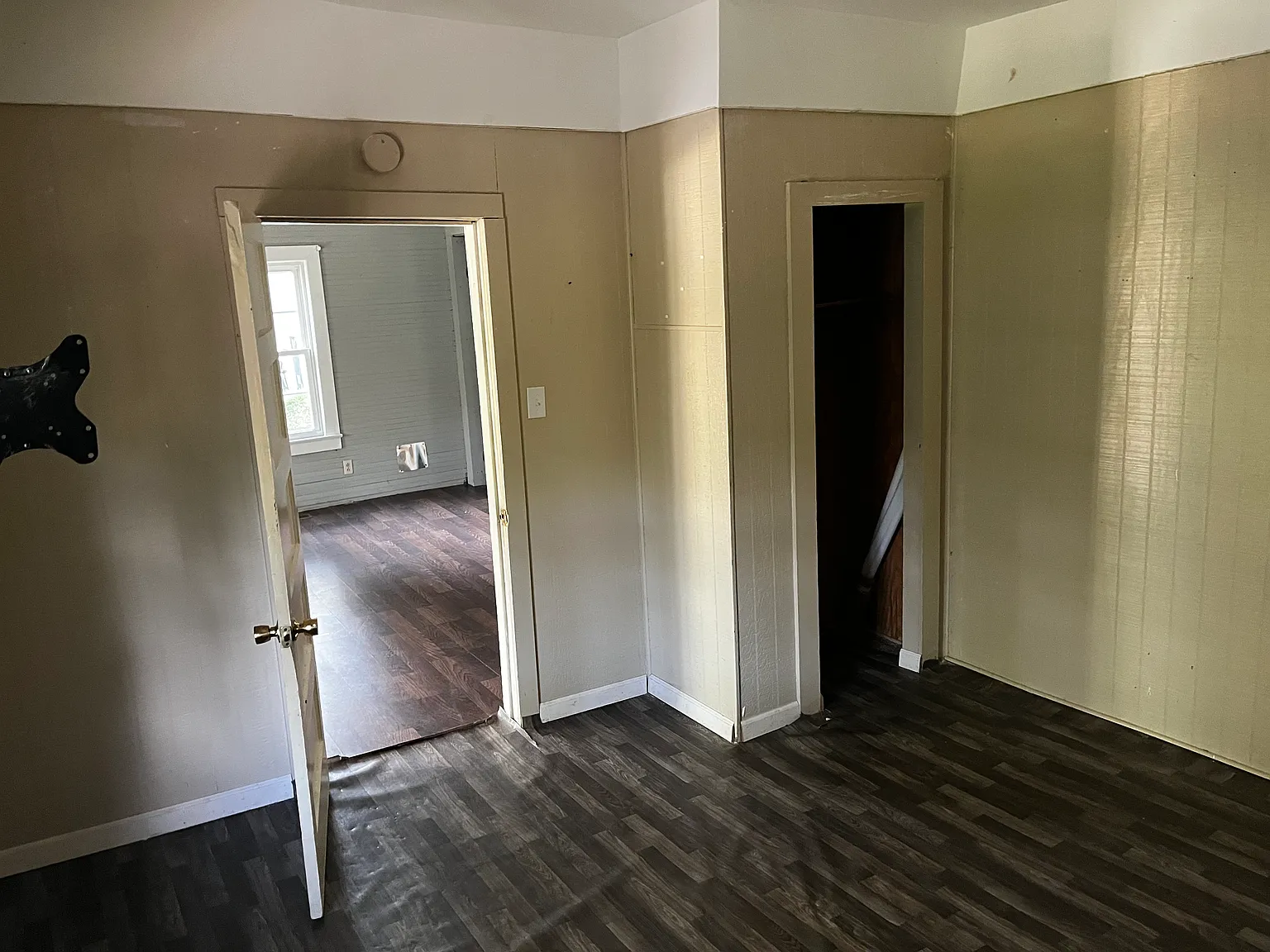 2 bed, 808 sqft, $928 — Photo 2