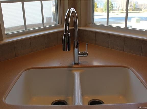4th image of 3089 Belews St