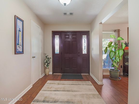5th image of 9388 W Oaklawn Rd