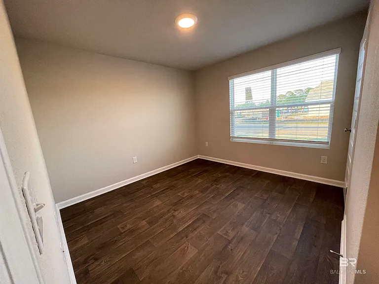 20651 Mercury Dr — Photo 9