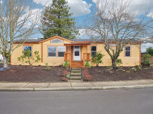 1679 SW Richard Ct, McMinnville, OR 97128