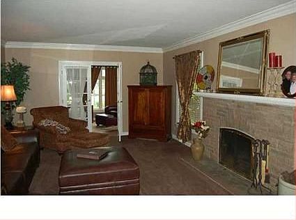 5th image of 3120 E Blackford Ave