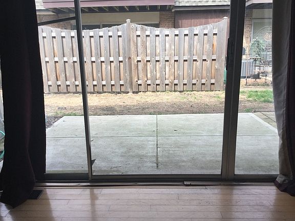 2nd image of 1855 Tanglewood Dr Unit B
