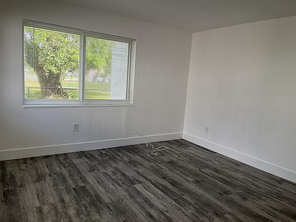 2nd image of 475 Ali Baba Ave