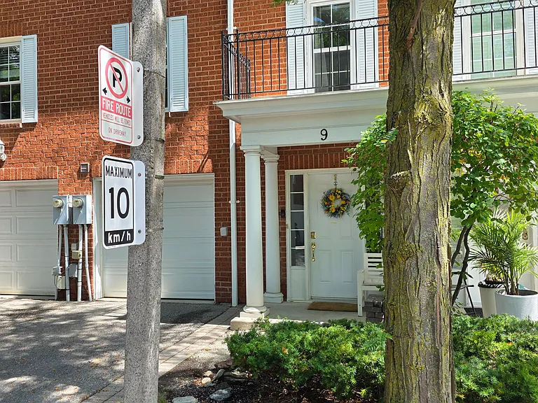 9 Stornwood Ct #9 — Photo 2