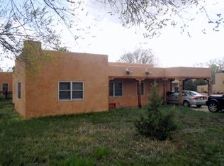 326 N Trapper Rd, Taos, NM 87571