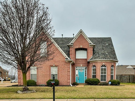 4th image of 800 Marquette Ln