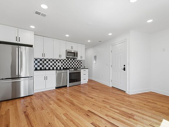 5th image of 14 W 49th St Floor 2
