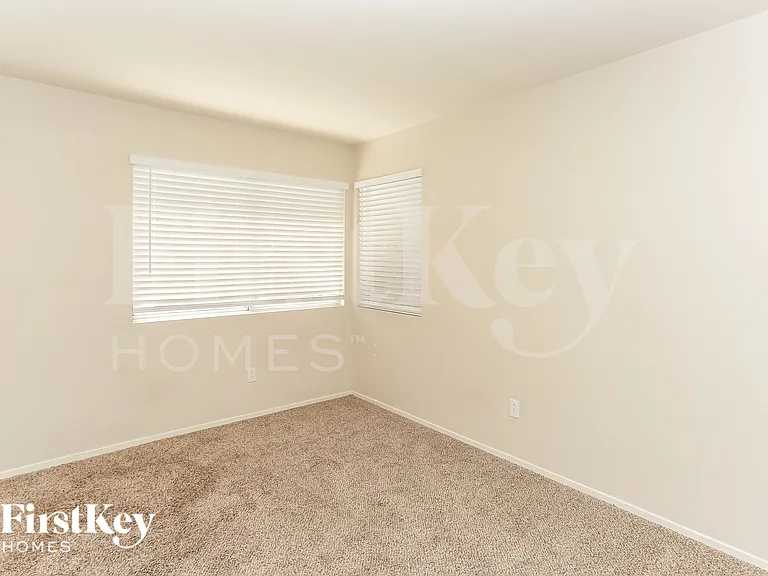 1673 Black Hills Way — Photo 16