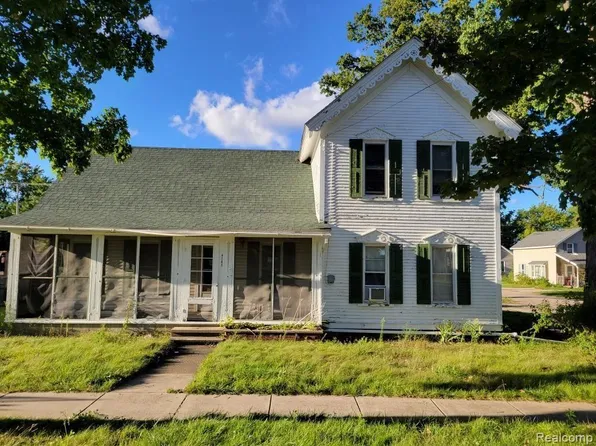 4143 Mill St, North Branch, MI 48461